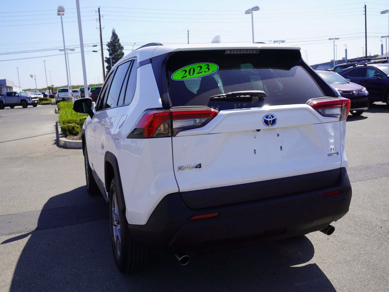 Used 2023 Toyota RAV4 LE AWD/4WD image 9