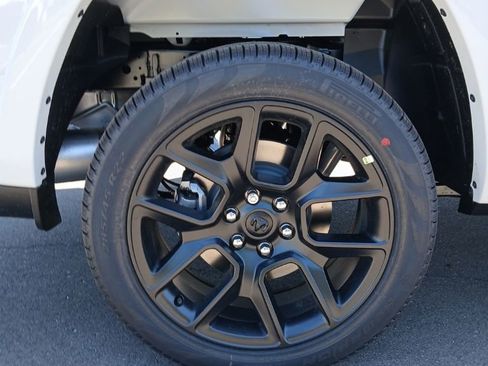 New 2026 RAM 1500 Laramie AWD/4WD image 19