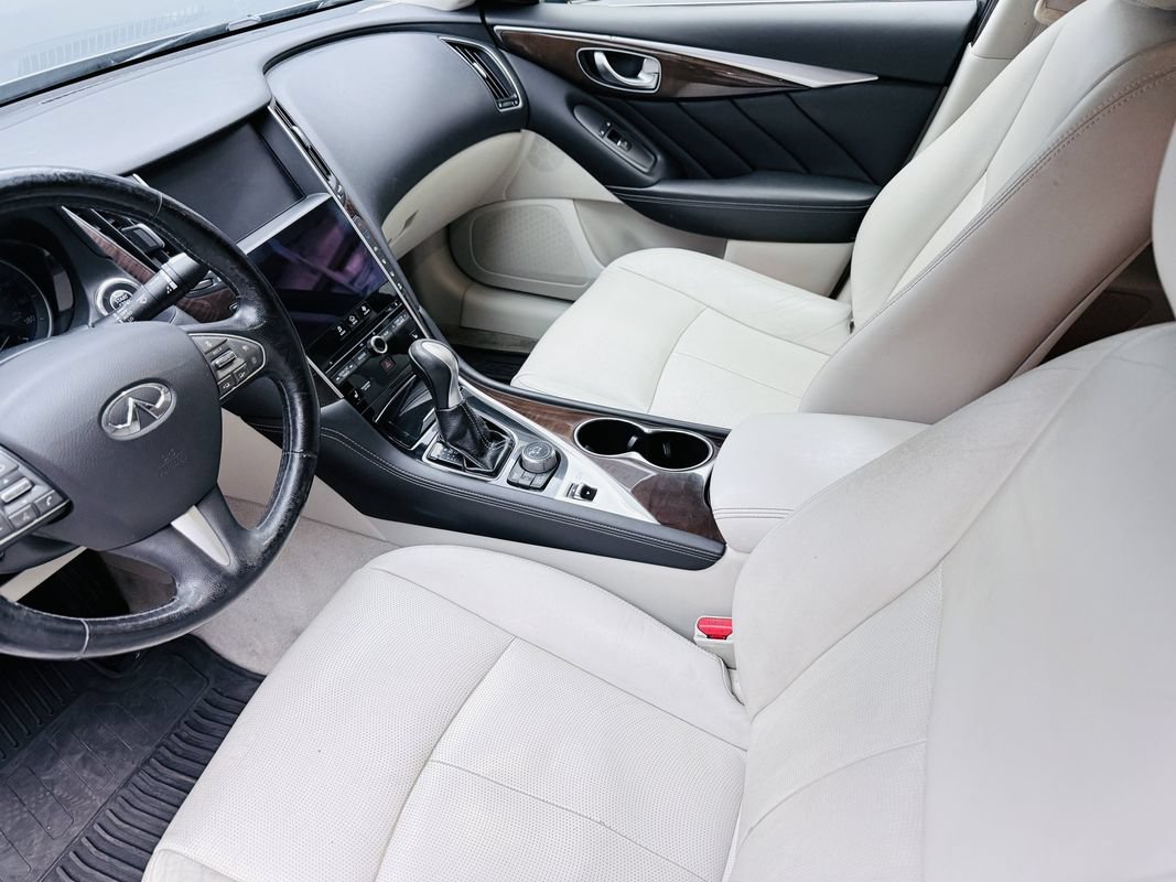 Used 2015 INFINITI Q50 Premium w/ Technology Package AWD/4WD image 9