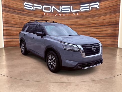 Used 2024 Nissan Pathfinder SL AWD/4WD image 9