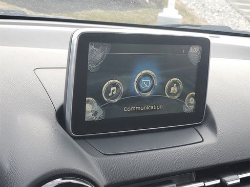 Used 2017 Toyota Yaris iA image 25