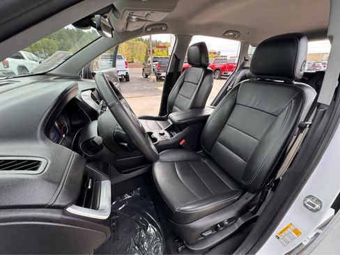 Used 2024 GMC Terrain SLT AWD/4WD image 9