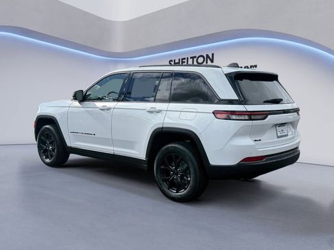 New 2026 Jeep Grand Cherokee Altitude image 3