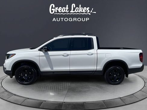 Used 2025 Honda Ridgeline Black Edition image 2