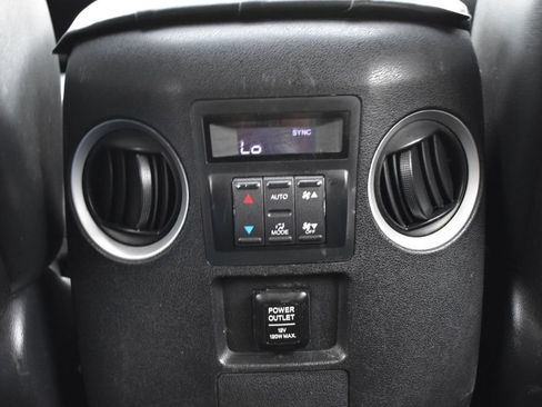 Used 2010 Honda Pilot Touring image 31