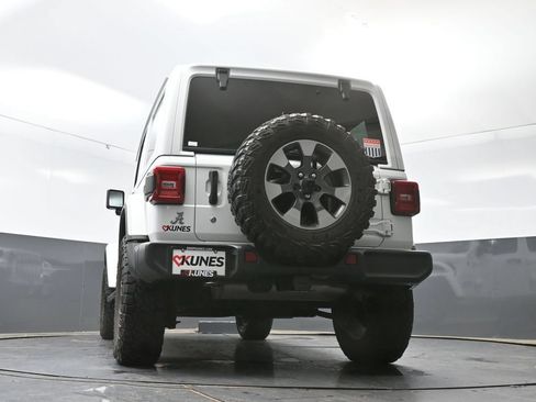 Used 2018 Jeep Wrangler Unlimited Sahara AWD/4WD image 52