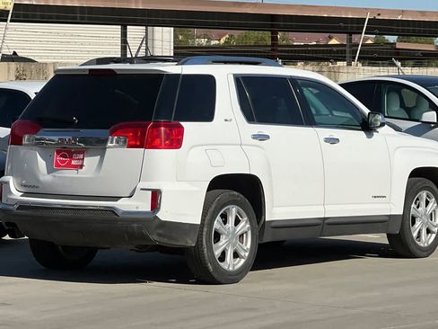 Used 2017 GMC Terrain SLT w/ Open Road Package FWD image 3
