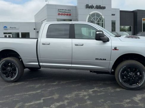 New 2026 RAM 2500 Laramie AWD/4WD image 8