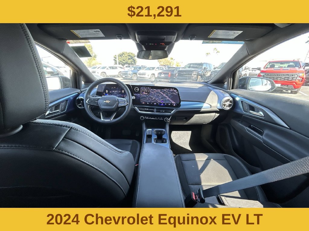 Used 2024 Chevrolet Equinox EV LT w/ LPO, Blackout Package FWD image 2