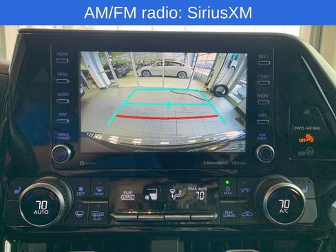 Used 2022 Toyota Highlander XLE image 7