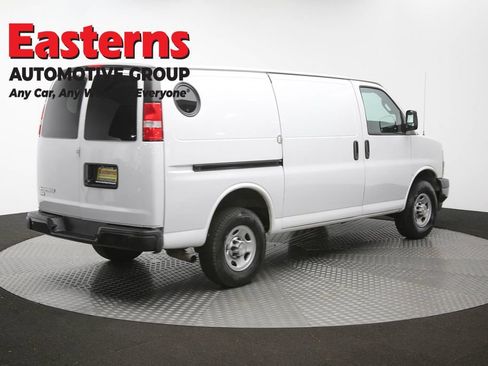 Used 2021 Chevrolet Express 3500 w/ Driver Convenience Package RWD image 37