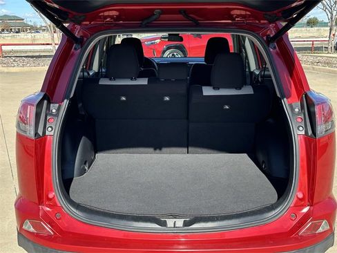 Used 2017 Toyota RAV4 XLE image 27