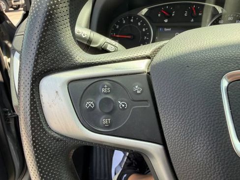 Used 2023 GMC Terrain SLE w/ Driver Convenience Package FWD image 17