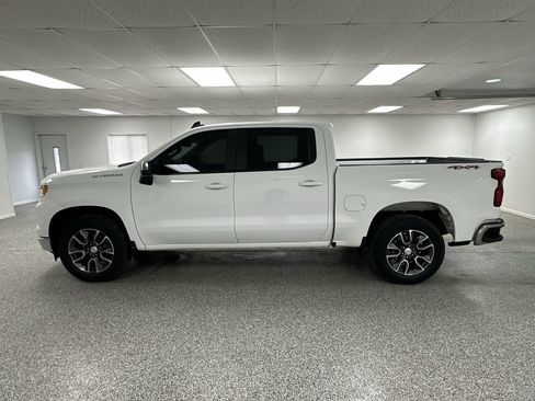 Used 2024 Chevrolet Silverado 1500 LT AWD/4WD image 5
