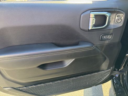 Certified 2025 Jeep Wrangler Unlimited Sahara w/ Safety Group image 13