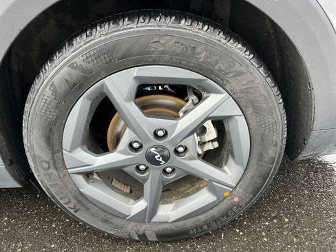 Used 2025 Kia K4 LXS image 30