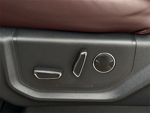 Used 2024 Ford Expedition Limited image 31