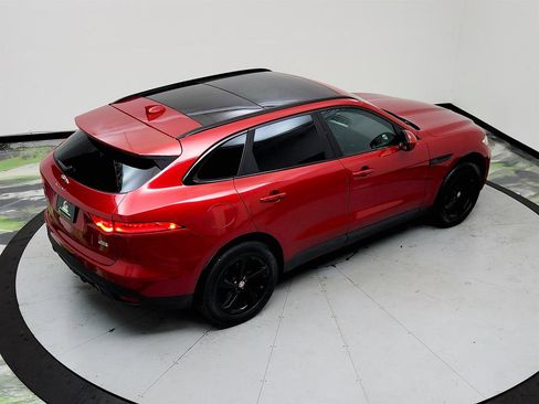 Used 2017 Jaguar F-PACE Premium image 36