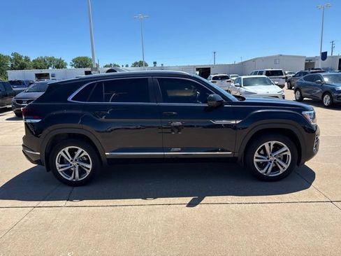 Used 2024 Volkswagen Atlas Cross Sport SEL R-Line AWD/4WD image 2