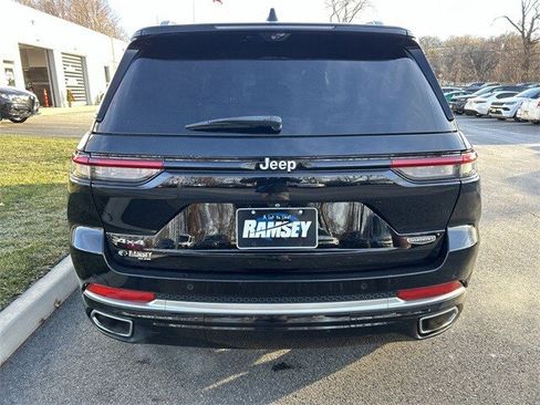 Certified 2022 Jeep Grand Cherokee Summit w/ Adv Protech Group IV image 7