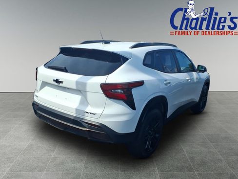 Used 2024 Chevrolet Trax ACTIV w/ Driver Confidence Package FWD image 4