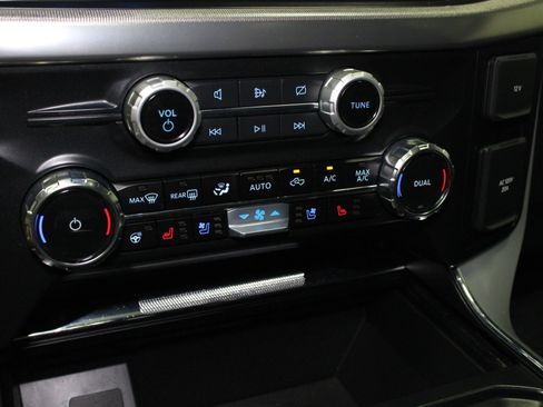 Used 2024 Ford F150 Lariat AWD/4WD image 26