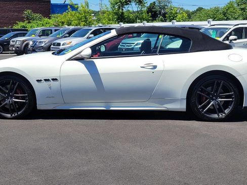 Used 2015 Maserati GranTurismo Sport RWD image 17