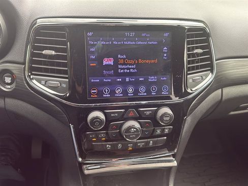Used 2019 Jeep Grand Cherokee Altitude AWD/4WD image 23