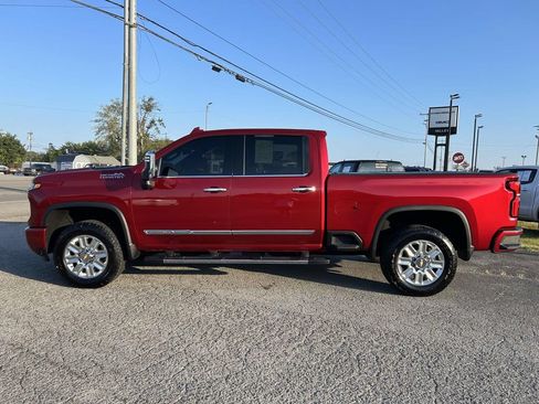 Used 2025 Chevrolet Silverado 2500 High Country w/ High Country Premium Package AWD/4WD image 7