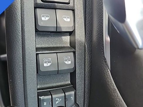 New 2026 RAM 1500 4x4 Crew Cab image 25