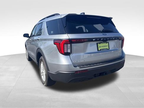 Used 2025 Ford Explorer Active AWD/4WD image 11