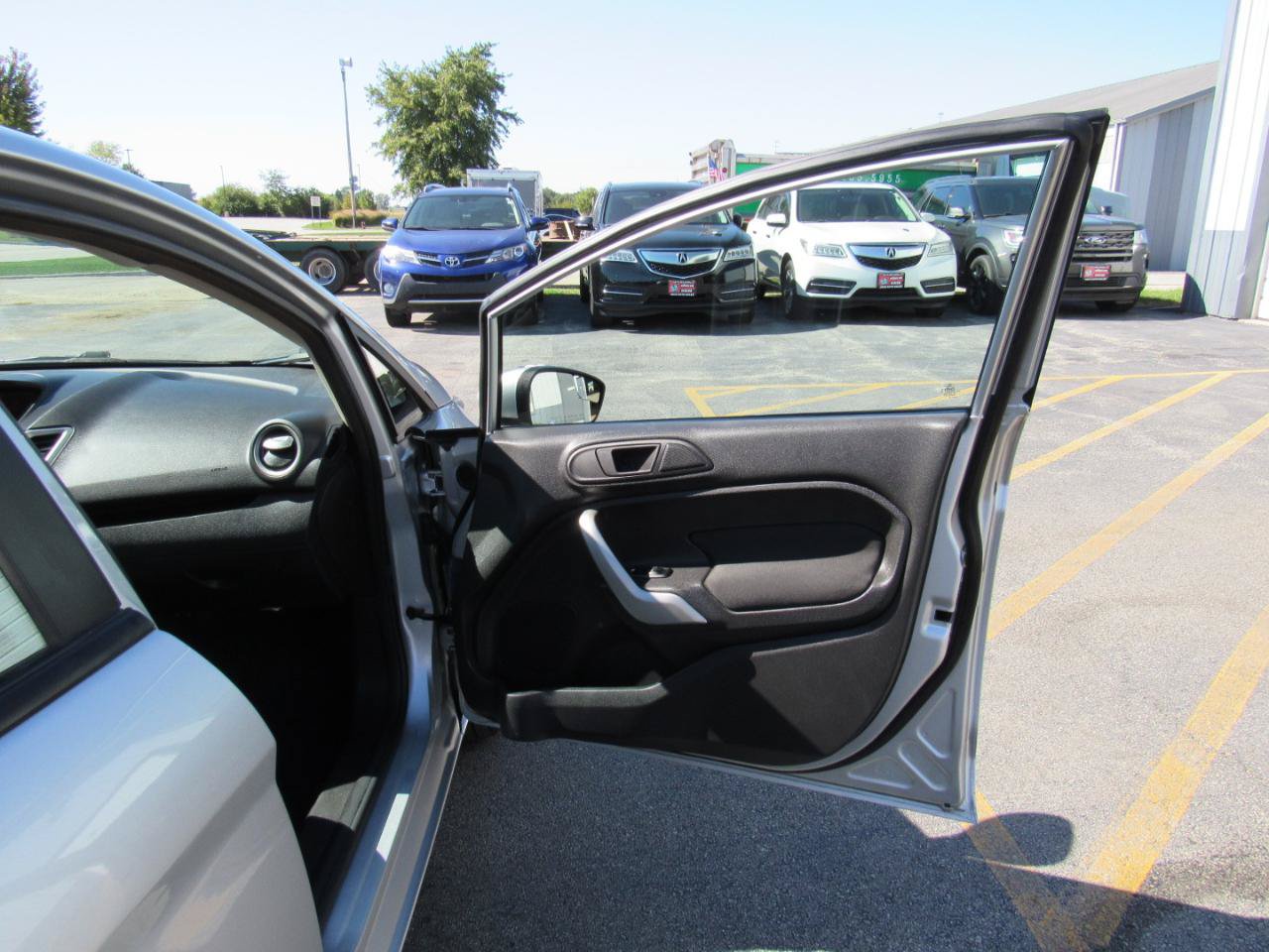 Used 2012 Ford Fiesta SE FWD image 24