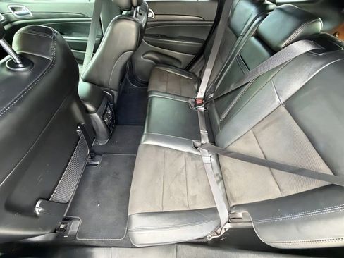 Used 2020 Jeep Grand Cherokee Altitude image 12