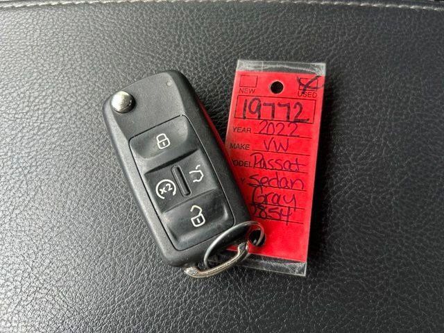 Used 2022 Volkswagen Passat 2.0T SE FWD image 58