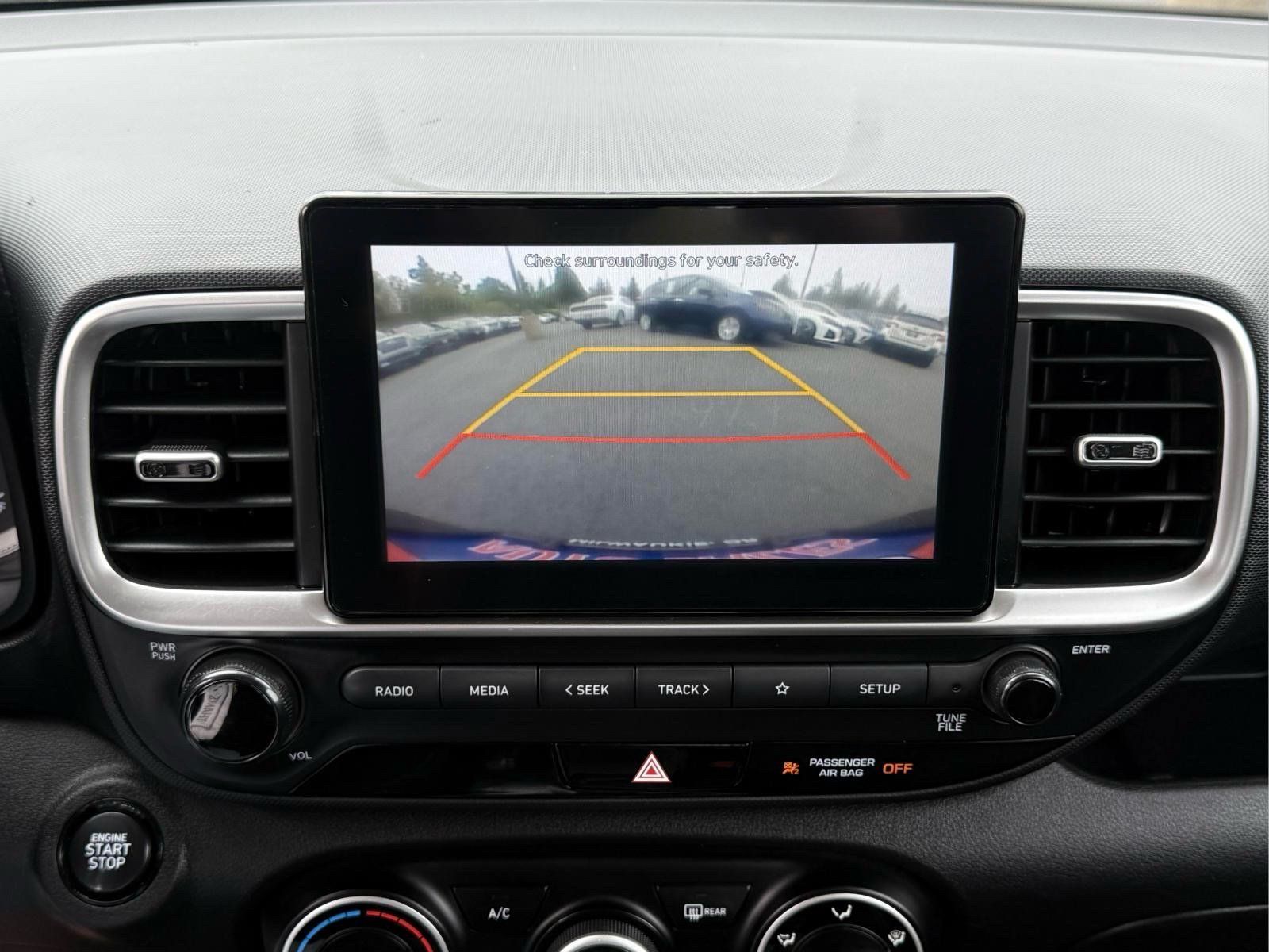 Used 2021 Hyundai Venue FWD image 17