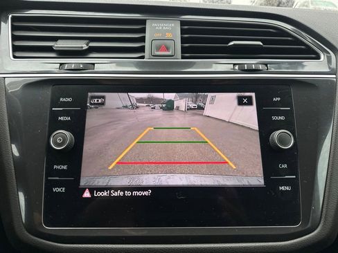Used 2024 Volkswagen Tiguan SE image 16