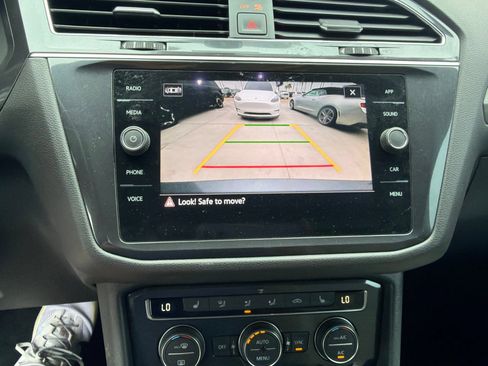 Used 2021 Volkswagen Tiguan SE R-Line FWD image 8