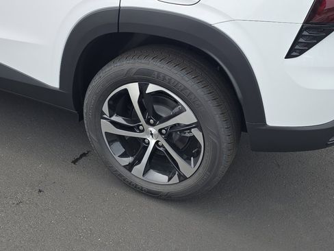 New 2025 Chevrolet Trax RS w/ Driver Confidence Package image 11