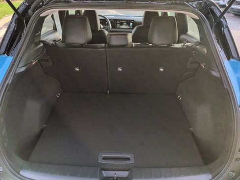 Used 2025 Nissan Kicks SR FWD image 12