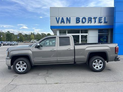 Certified 2017 GMC Sierra 1500 SLT w/ SLT Preferred Package image 2