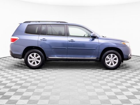 Used 2012 Toyota Highlander FWD w/ Tech Pkg image 8