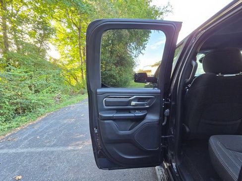 Used 2019 RAM 1500 Big Horn RWD image 34