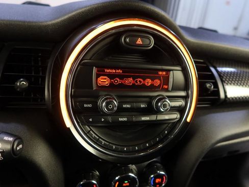 Used 2015 MINI Cooper S image 22