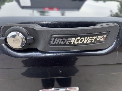 Used 2017 RAM 1500 Express RWD image 32