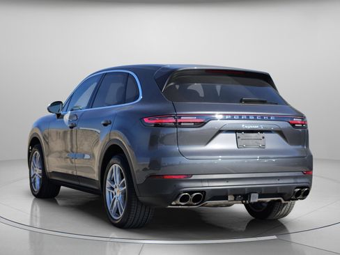 Certified 2022 Porsche Cayenne S image 3