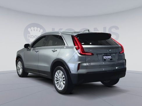 Used 2024 Cadillac XT4 Luxury w/ Cold Weather Package AWD/4WD image 11