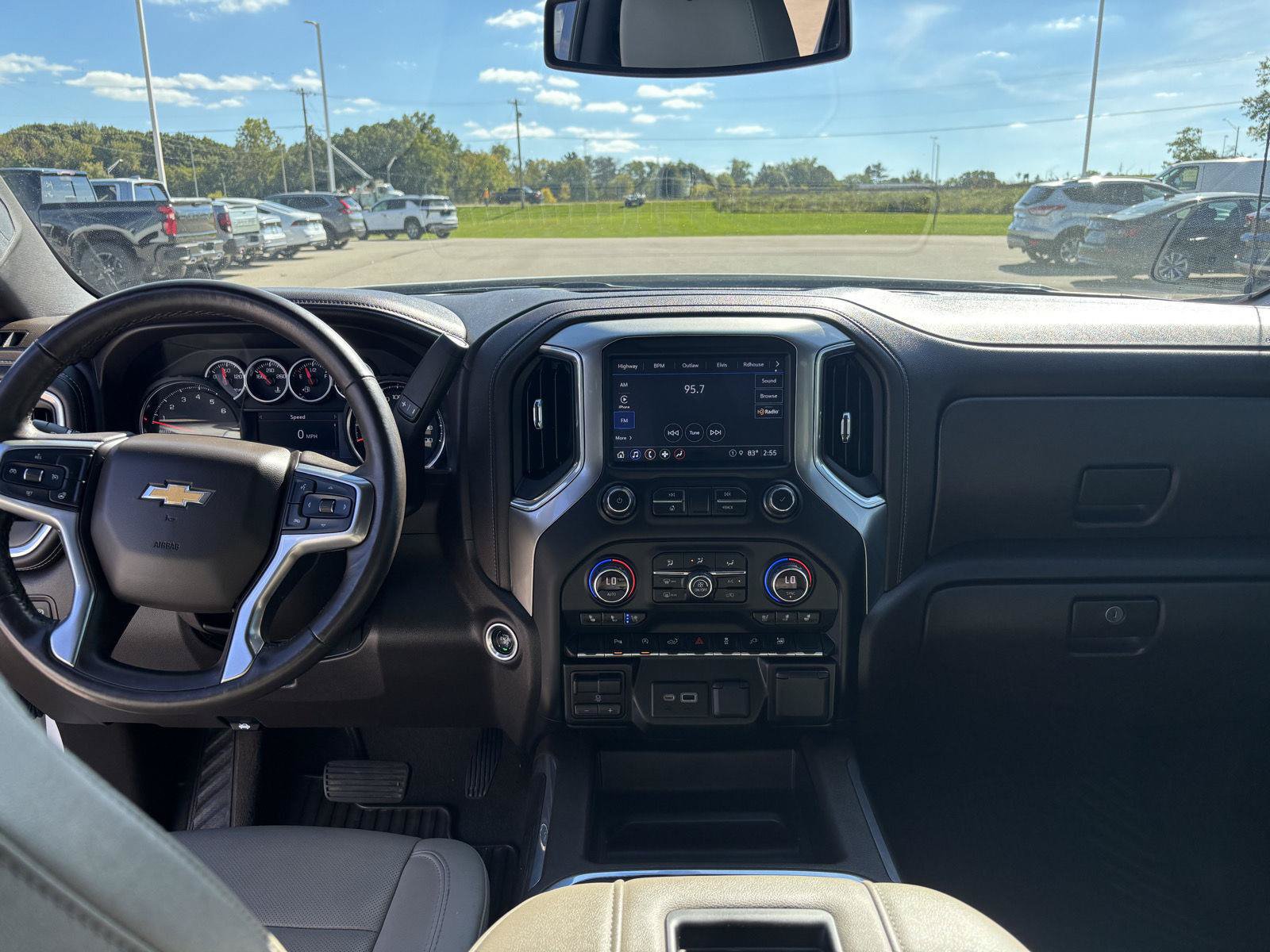 Used 2021 Chevrolet Silverado 1500 LTZ AWD/4WD image 19