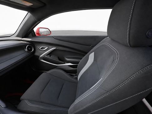Used 2018 Chevrolet Camaro LT RWD image 20