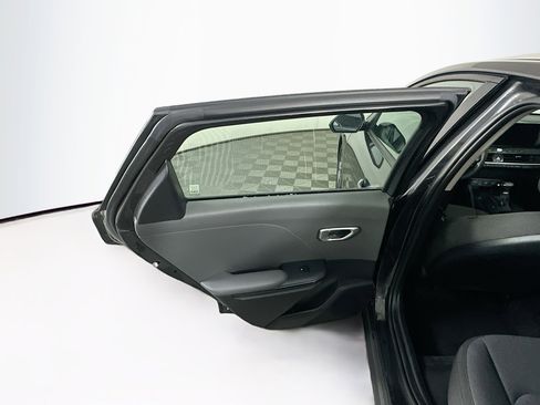 Used 2025 Kia K4 LXS FWD image 26