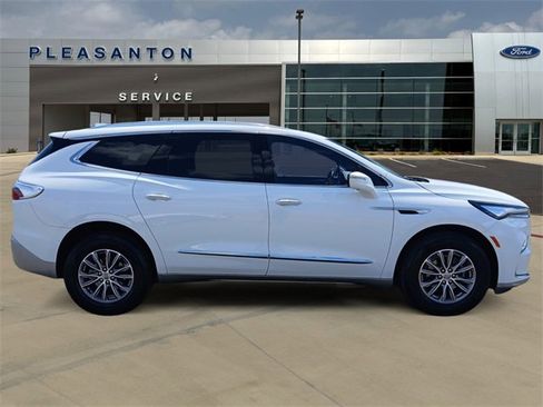 Used 2024 Buick Enclave Premium image 6